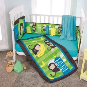 Crib bedding set
